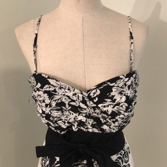 Beautiful White House Black Market dress - Picture 2 of 7